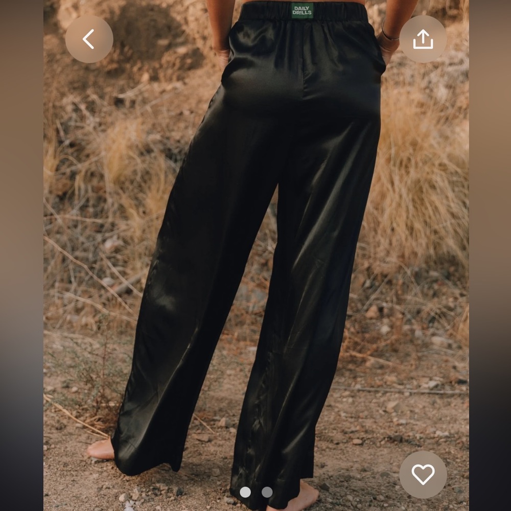 DAILY DRILLS silky resort pants.
